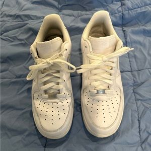 Air Force 1 - White // Men’s size: 10.5